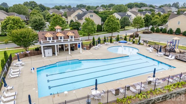 109 Creekside Crossing Lane, Mooresville, NC 28117