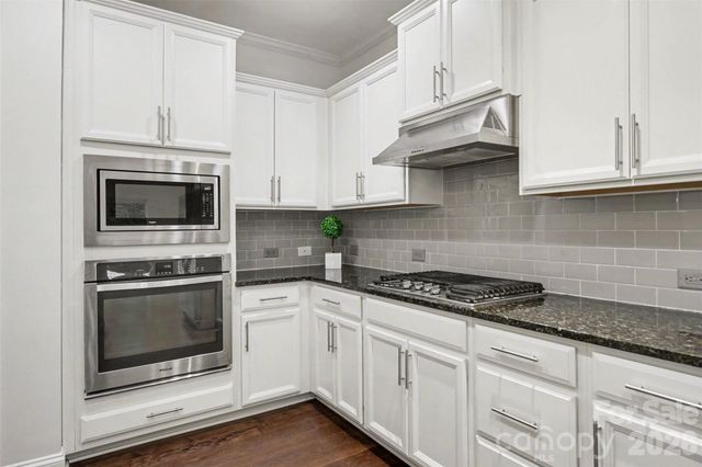 109 Creekside Crossing Lane, Mooresville, NC 28117