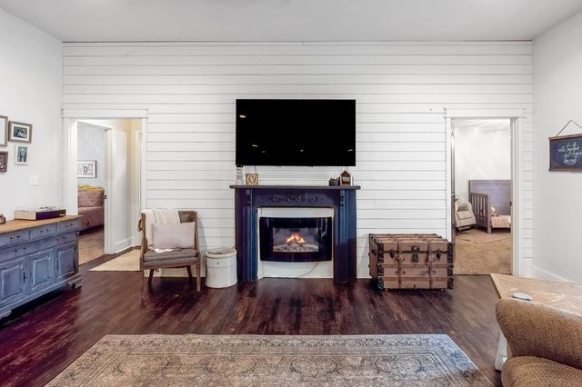 1934 Silk Tree Rd, Gilmer, TX 75645