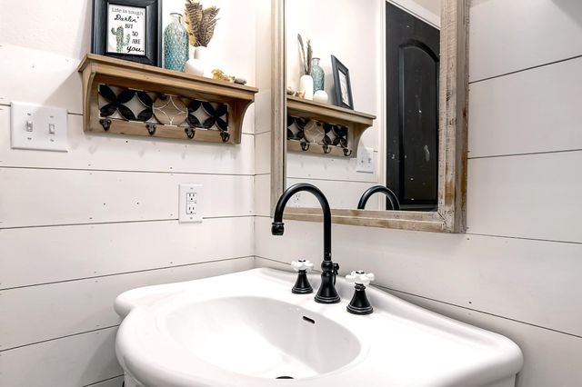 1934 Silk Tree Rd, Gilmer, TX 75645