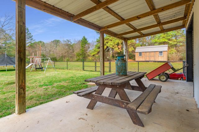 1934 Silk Tree Rd, Gilmer, TX 75645