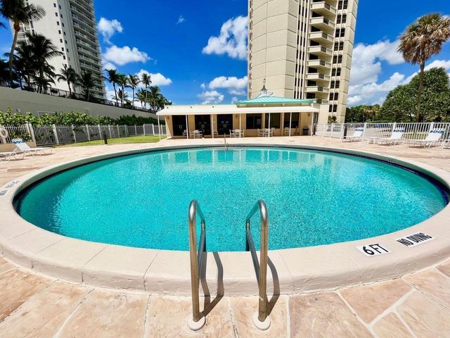 2800 N Ocean Drive B-2d, Singer Island, FL 33404