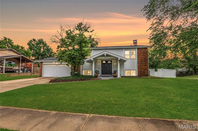 366 Sorrento Drive, Ballwin, MO 63021