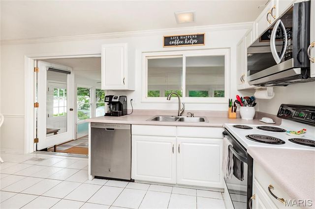 366 Sorrento Drive, Ballwin, MO 63021