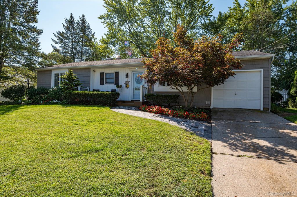 10 Stonehurst Circle S, Centereach, NY 11720 — photo 2