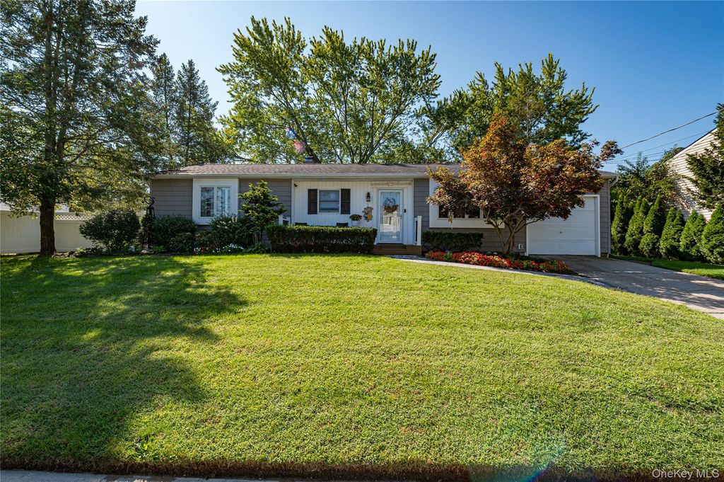 10 Stonehurst Circle S, Centereach, NY 11720 — photo 3