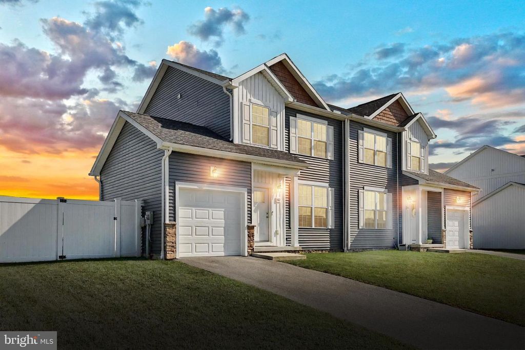 182 SKYVIEW CIR, Hanover, PA 17331