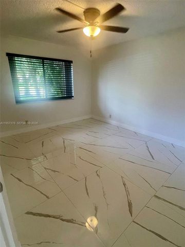 403 Lakeview Dr 106, Weston, FL 33326