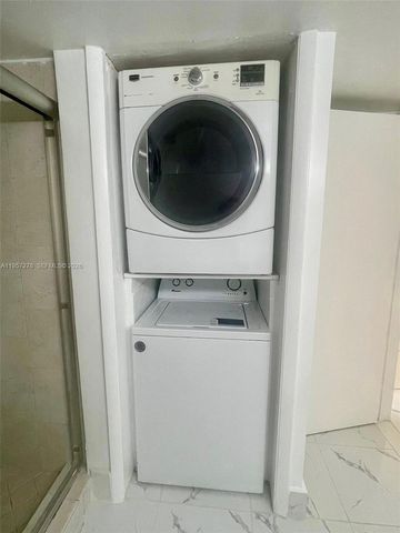 403 Lakeview Dr 106, Weston, FL 33326