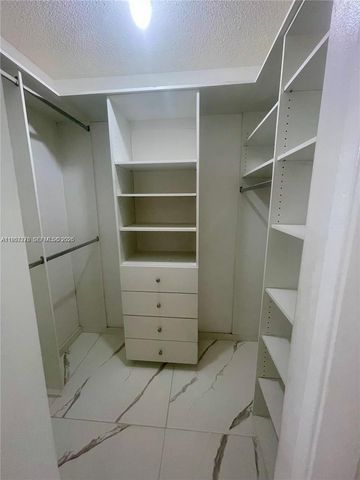 403 Lakeview Dr 106, Weston, FL 33326