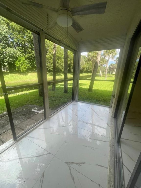 403 Lakeview Dr 106, Weston, FL 33326