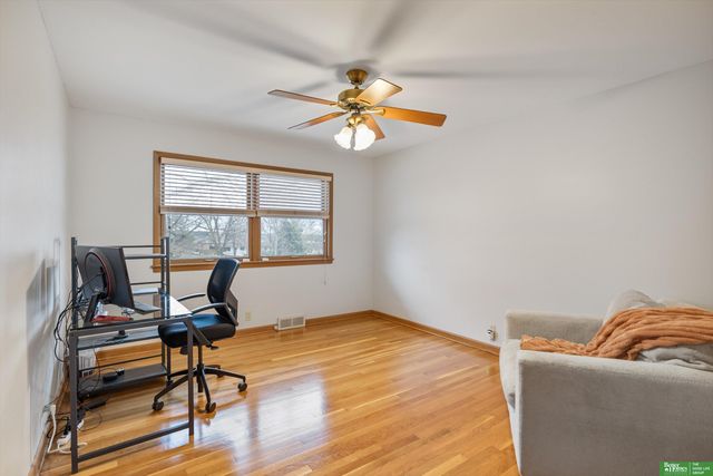 1725 S 76 Avenue, Omaha, NE 68124