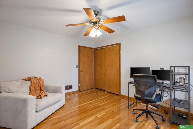 1725 S 76 Avenue, Omaha, NE 68124