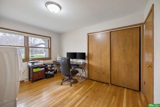 1725 S 76 Avenue, Omaha, NE 68124