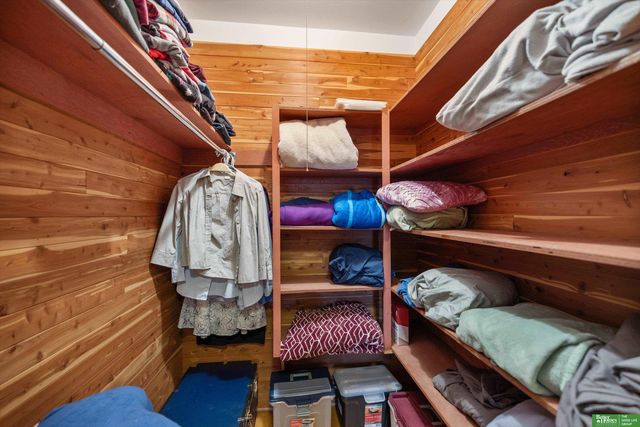 1725 S 76 Avenue, Omaha, NE 68124