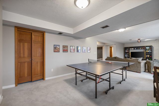 1725 S 76 Avenue, Omaha, NE 68124