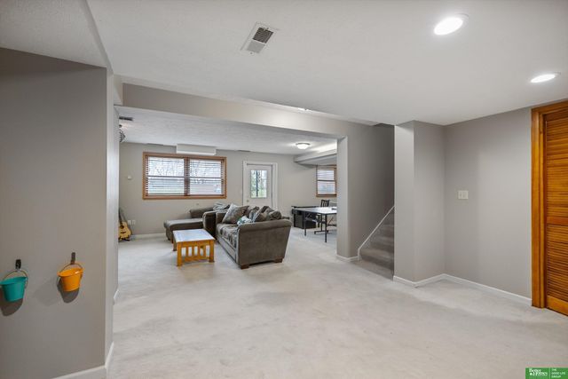 1725 S 76 Avenue, Omaha, NE 68124