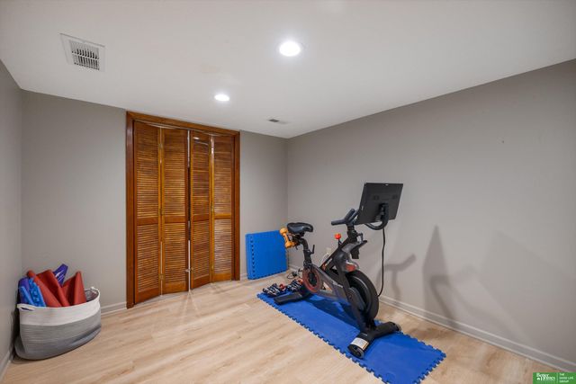 1725 S 76 Avenue, Omaha, NE 68124