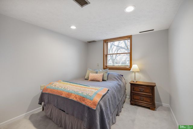 1725 S 76 Avenue, Omaha, NE 68124