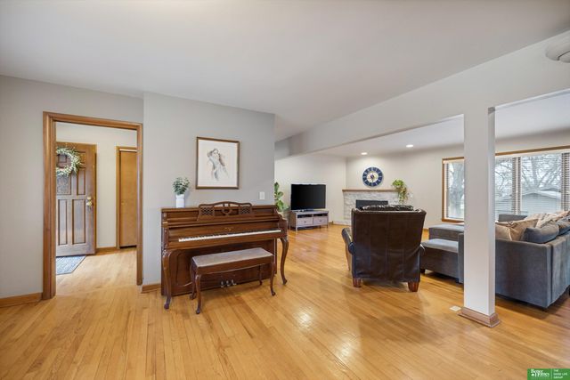 1725 S 76 Avenue, Omaha, NE 68124