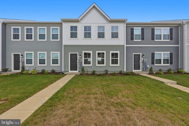16 NIGHT STAR TER, Kearneysville, WV 25430