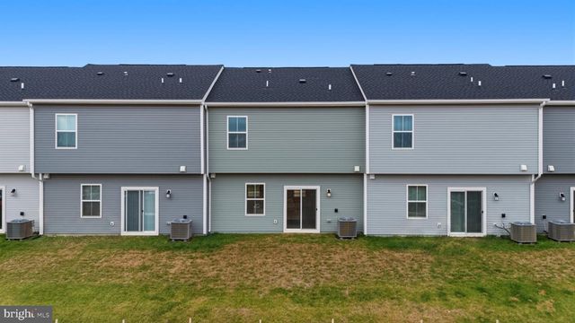 16 NIGHT STAR TER, Kearneysville, WV 25430