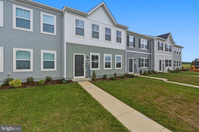 16 NIGHT STAR TER, Kearneysville, WV 25430