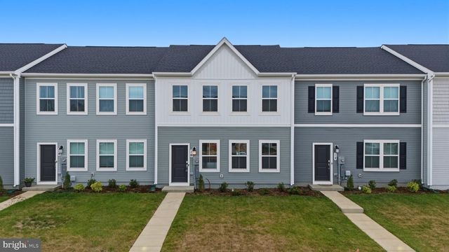 16 NIGHT STAR TER, Kearneysville, WV 25430