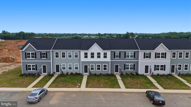 16 NIGHT STAR TER, Kearneysville, WV 25430