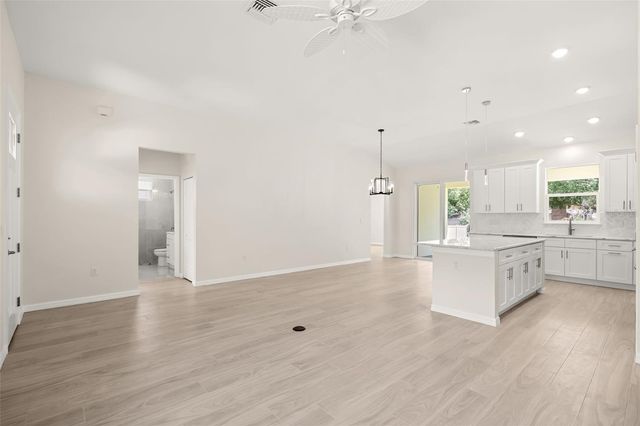 247 DEBARY DR, Debary, FL 32713