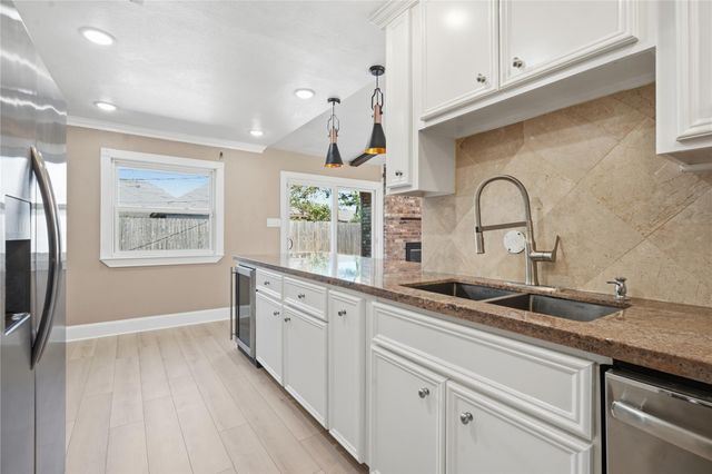 7706 Chantilly Circle, Galveston, TX 77551