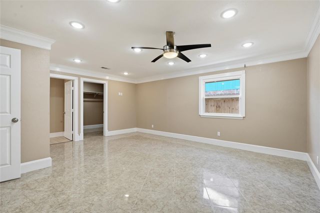 7706 Chantilly Circle, Galveston, TX 77551