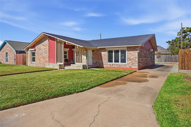 7706 Chantilly Circle, Galveston, TX 77551