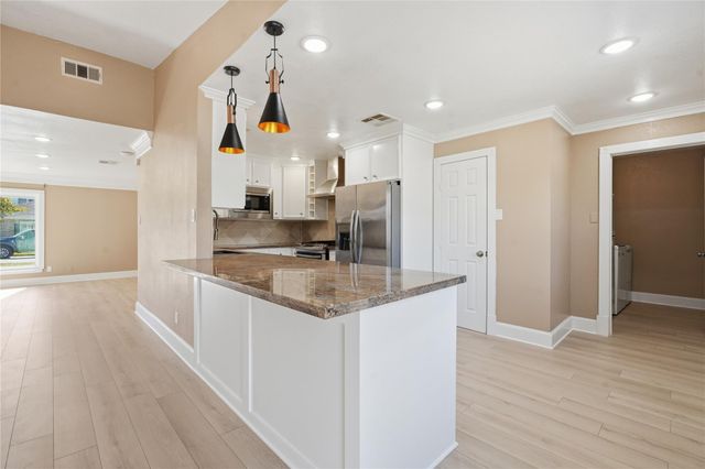 7706 Chantilly Circle, Galveston, TX 77551