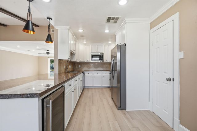 7706 Chantilly Circle, Galveston, TX 77551