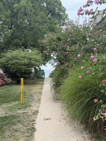 7368 Beachview Drive, South Haven, MI 49090