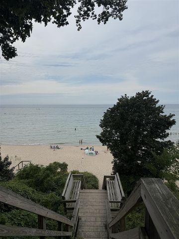 7368 Beachview Drive, South Haven, MI 49090