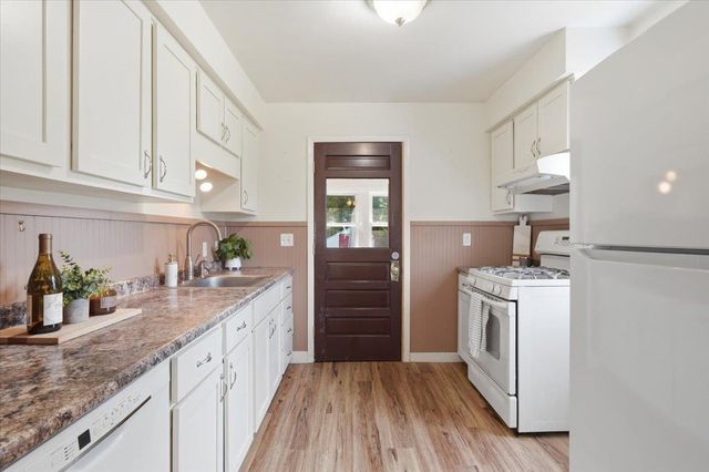 51 Cayuga Court, Burlington, VT 05408
