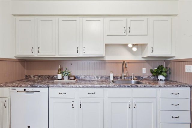 51 Cayuga Court, Burlington, VT 05408