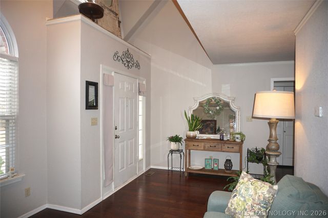 906 N 14 Street, Henryetta, OK 74437