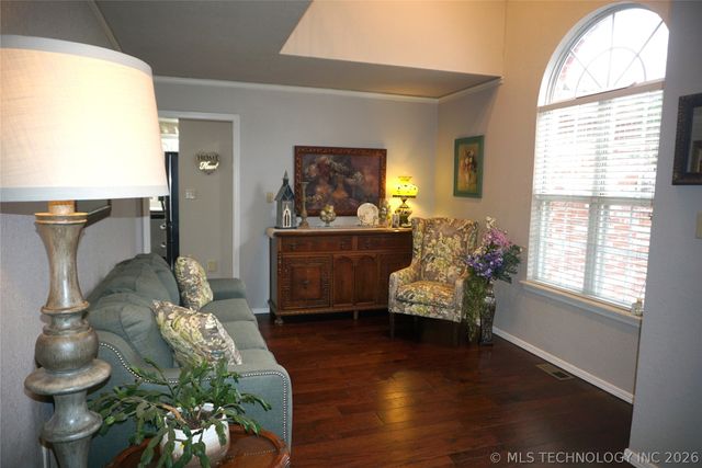 906 N 14 Street, Henryetta, OK 74437