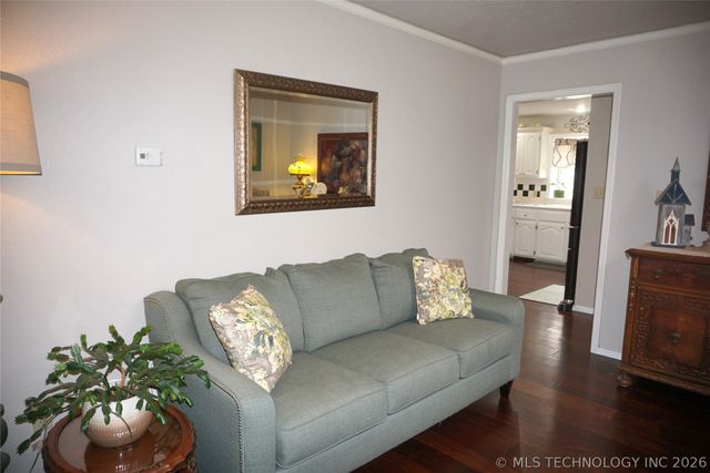 906 N 14 Street, Henryetta, OK 74437