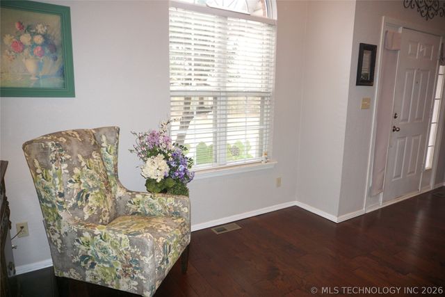 906 N 14 Street, Henryetta, OK 74437