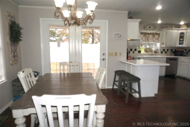 906 N 14 Street, Henryetta, OK 74437