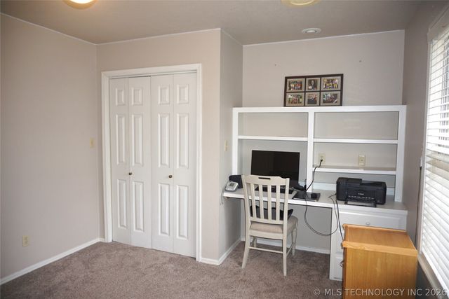 906 N 14 Street, Henryetta, OK 74437