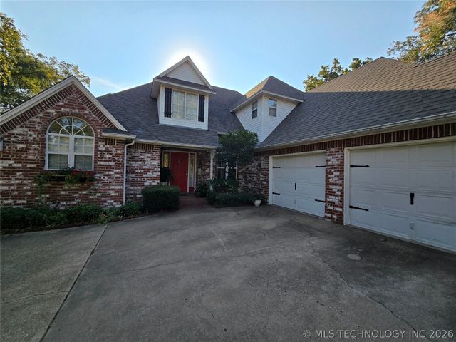 906 N 14 Street, Henryetta, OK 74437