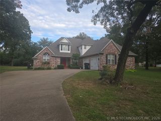 906 N 14 Street, Henryetta, OK 74437