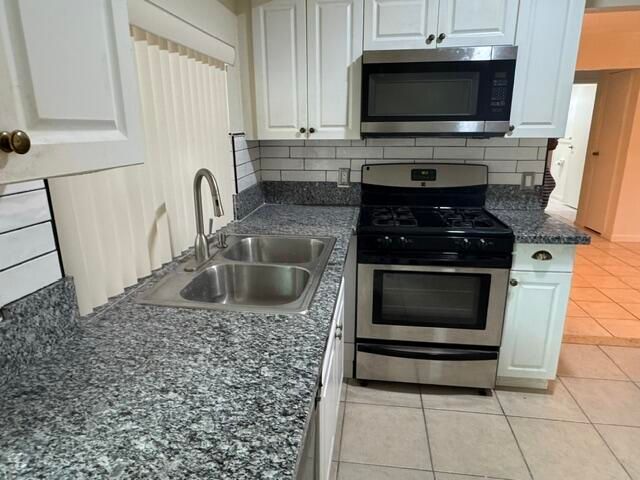 2530 NW 87th Lane, Sunrise, FL 33322