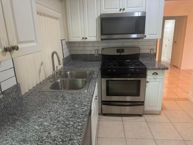 2530 NW 87th Lane, Sunrise, FL 33322
