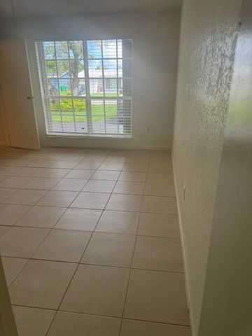 2530 NW 87th Lane, Sunrise, FL 33322